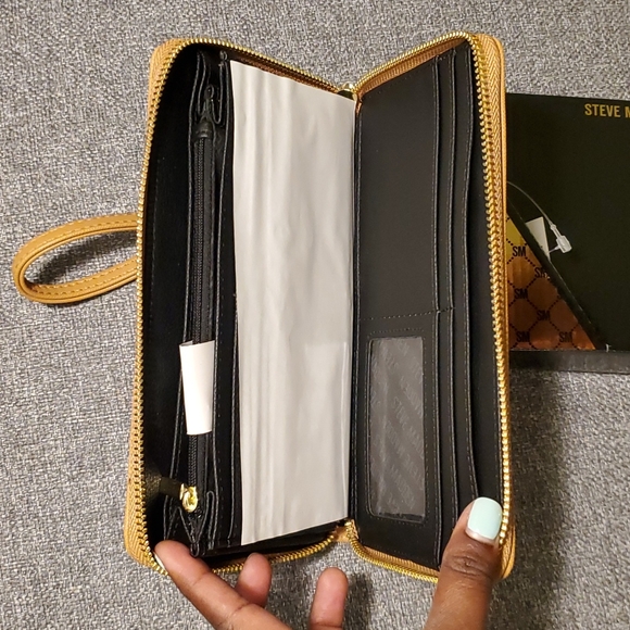 Tan Steve Madden Zipper Wallet - Picture 4 of 11